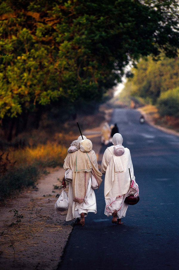 Jain Sadhvis on Pilgrimage
